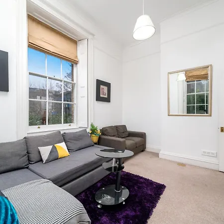 Spacious London Canary Wharf Apartments Near London 02 Arena, Excel Exhibition Centre, With Free Parking & Wifi Exterior photo