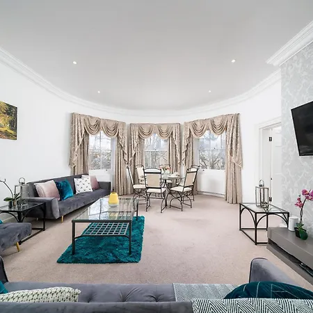 Spacious London Canary Wharf Apartments Near London 02 Arena, Excel Exhibition Centre, With Free Parking & Wifi Exterior photo
