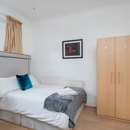 Spacious London Canary Wharf Apartments Near London 02 Arena, Excel Exhibition Centre, With Free Parking & Wifi Exterior photo