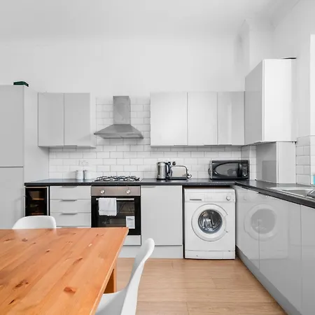 Spacious London Canary Wharf Apartments Near London 02 Arena, Excel Exhibition Centre, With Free Parking & Wifi Exterior photo