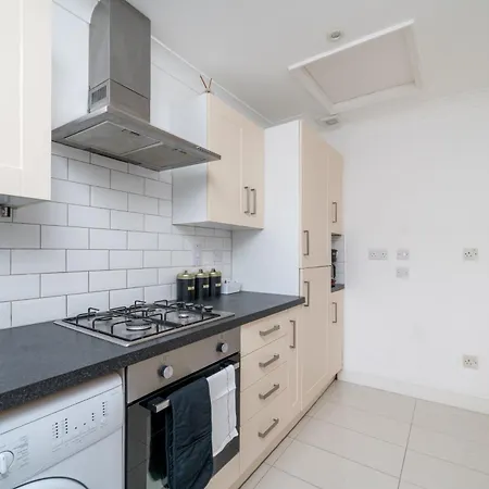 Spacious London Canary Wharf Apartments Near London 02 Arena, Excel Exhibition Centre, With Free Parking & Wifi Exterior photo
