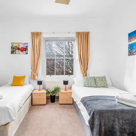 Spacious London Canary Wharf Apartments Near London 02 Arena, Excel Exhibition Centre, With Free Parking & Wifi Exterior photo