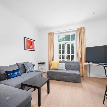 Spacious London Canary Wharf Apartments Near London 02 Arena, Excel Exhibition Centre, With Free Parking & Wifi Exterior photo