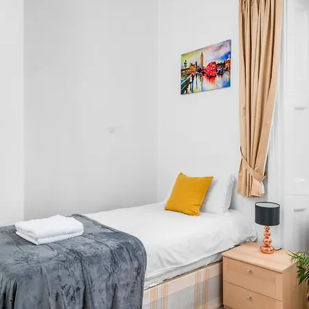 Spacious London Canary Wharf Apartments Near London 02 Arena, Excel Exhibition Centre, With Free Parking & Wifi Exterior photo