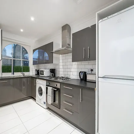 Spacious London Canary Wharf Apartments Near London 02 Arena, Excel Exhibition Centre, With Free Parking & Wifi Exterior photo