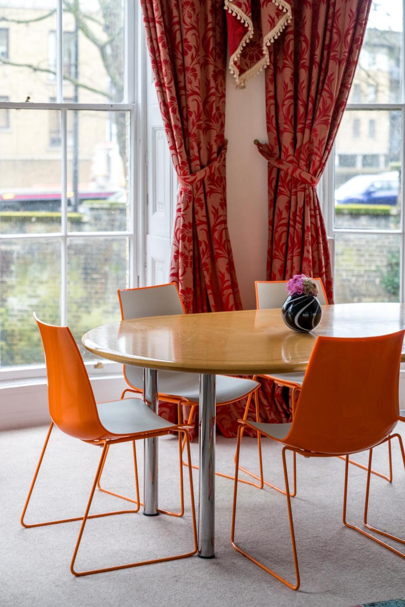 Spacious Canary Wharf Near 02 Arena, Excel Exhibition Centre, With Free Parking & Wifi * Londres