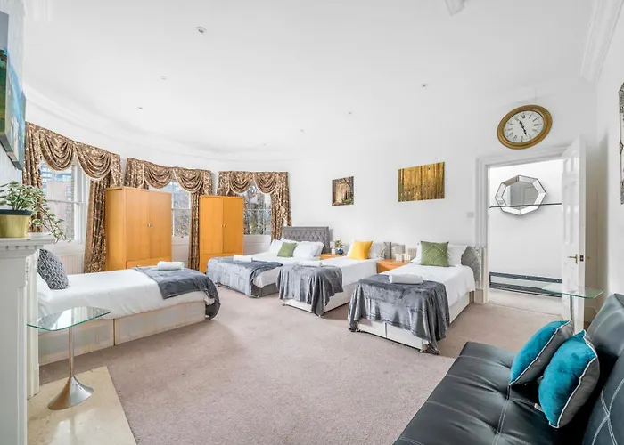 Spacious London Canary Wharf Apartments Near London 02 Arena, Excel Exhibition Centre, With Free Parking & Wifi